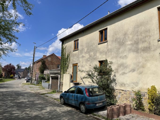 Maison 3 ch + bureau avec cour dans un village calme !