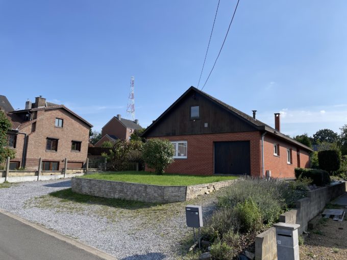 Maison de plain-pied 3 chambres avec garage et beau jardin SUD !