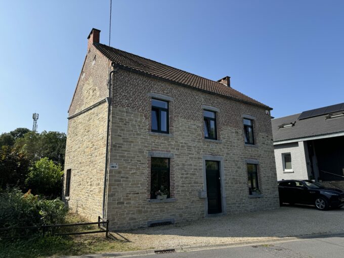 Maison de caractère 5 chambres sur un beau terrain de 15 ares SUD