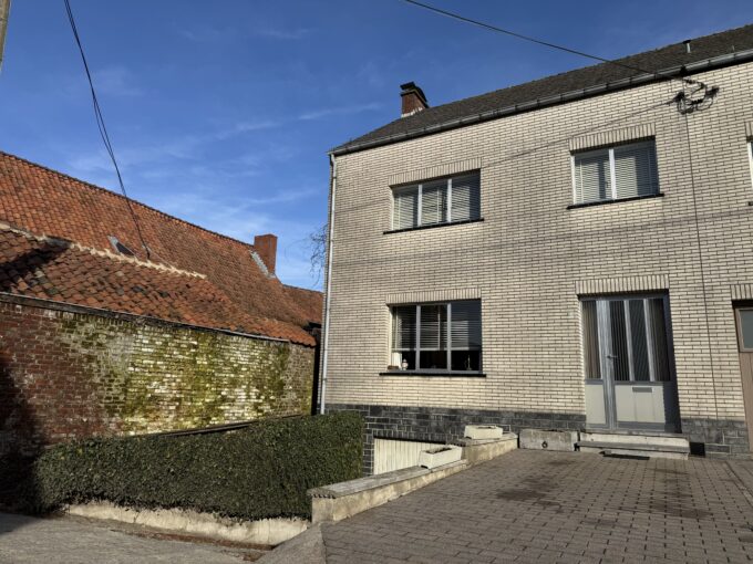 Maison 4 chambres + 2 SDB avec grenier, garage et jardin !